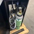 1486460-5 Vattenstation för kolsyrat och vanligt vatten med tappkranar