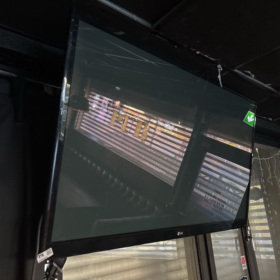 1426023-1 TV incl. ceiling mount - LG