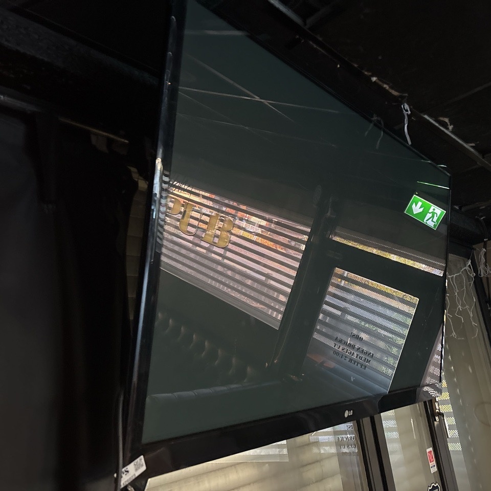 1426023-2 TV incl. ceiling mount - LG