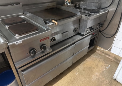 Complete grill bench