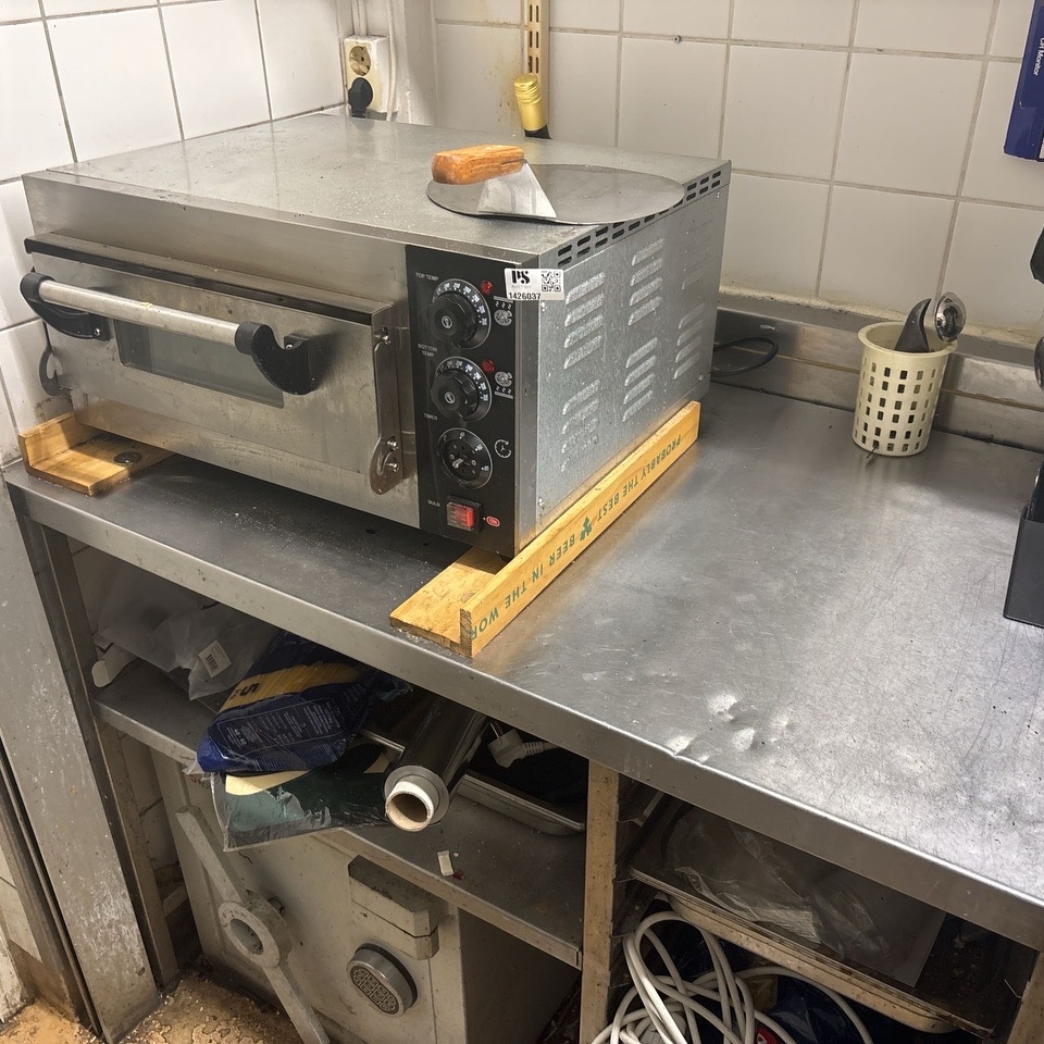 1426037-2 Pizza oven including stainless steel worktop