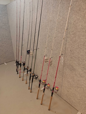 1485837-1 10st fiskespön med rullar Okuma, Daiwa