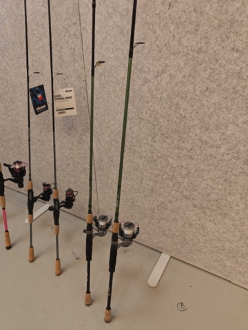 1485837-6 10st fiskespön med rullar Okuma, Daiwa