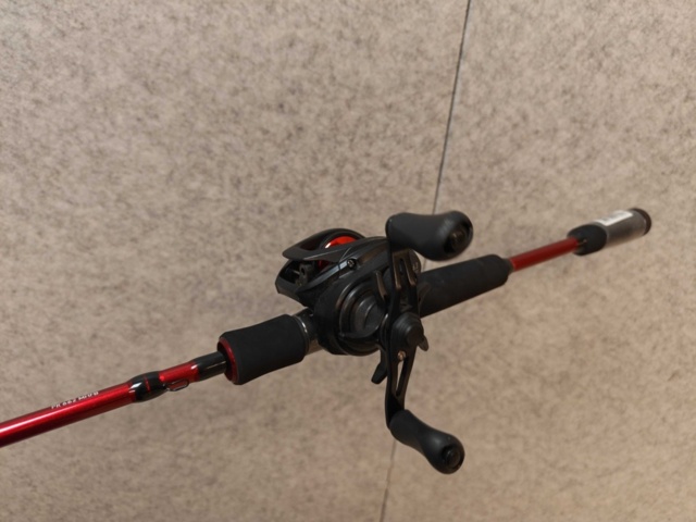 1485837-28 10st fiskespön med rullar Okuma, Daiwa