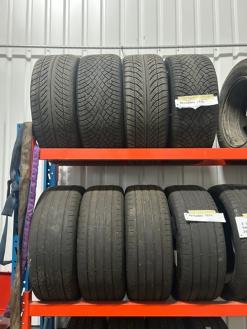 1600227-1 Däck på aluminiumfälgar 8 st och sommardäck 2 st