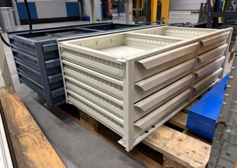 2 tool boxes with pull-out drawers