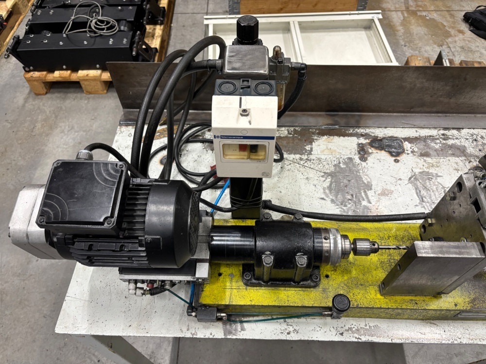 1563561-2 Drilling fixture / drilling machine – Scandinavian Business Seating