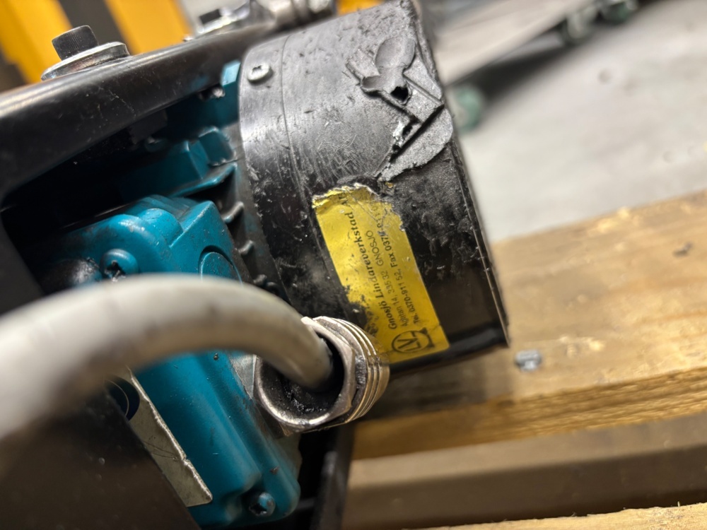 1563566-2 Linear shaker