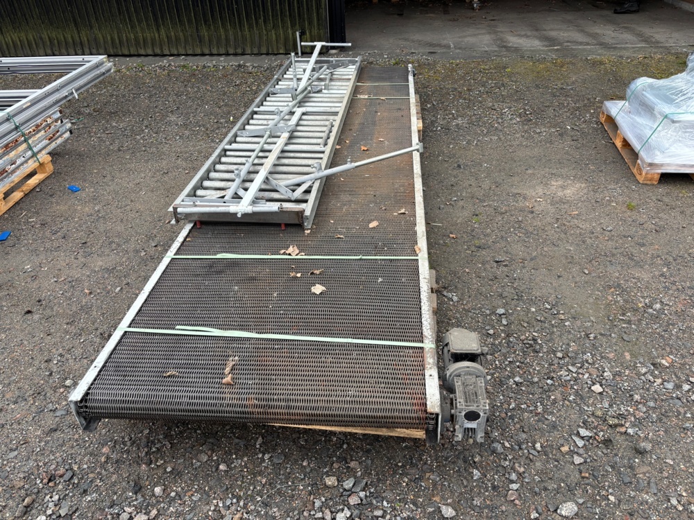 1563572-1 Conveyor belt with roller track – BUSCK