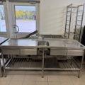 1141753-1 Rostfri diskbänk med hyllor och armatur, ho i mitten. Ca 200x65x90 cm