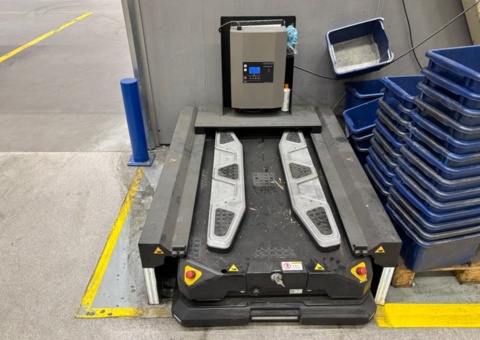 Autonomous mobile transport robot with charging station - Robotize GoPal E24 - 2021