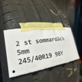1600227-8 Däck på aluminiumfälgar 8 st och sommardäck 2 st