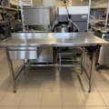 1141754-1 Arbetsbänk höj/sänkbart, underhylla och uppvikt bakkant. Ca 160x65x90