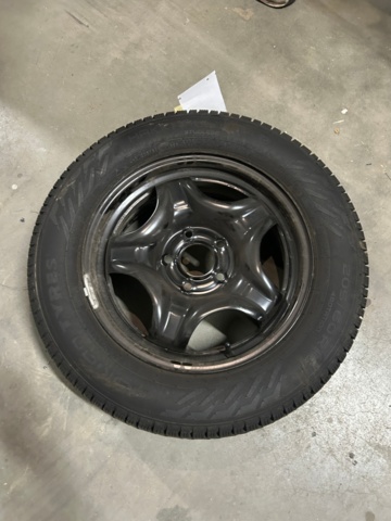 1600226-1 Däck på aluminiumfälgar 4 st