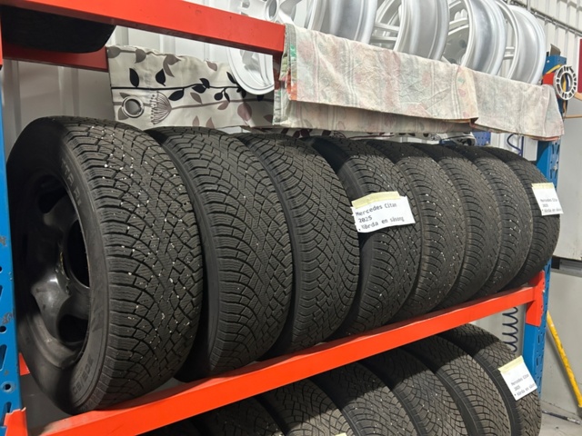 1600223-1 Däck på aluminiumfälg 8 st
