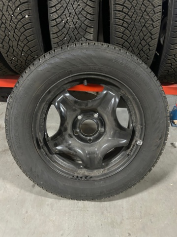 1600223-4 Däck på aluminiumfälg 8 st