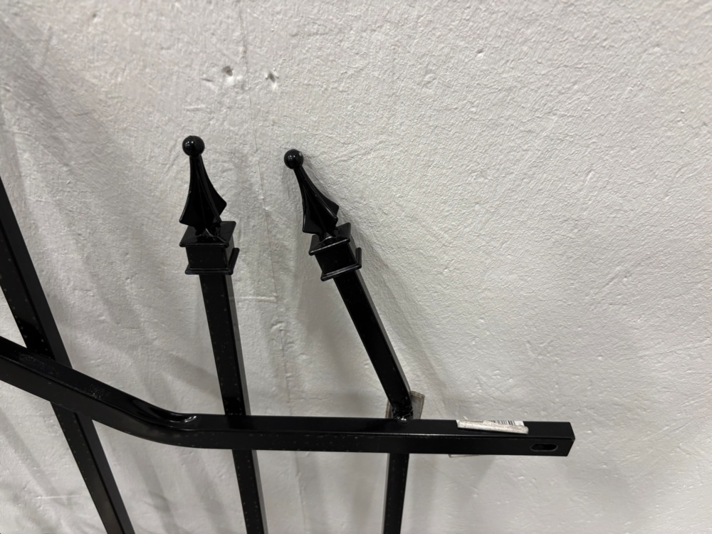 1563587-2 Staketsektioner i metall