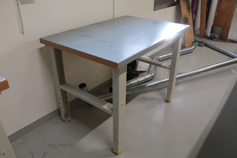 1515297-2 Work table