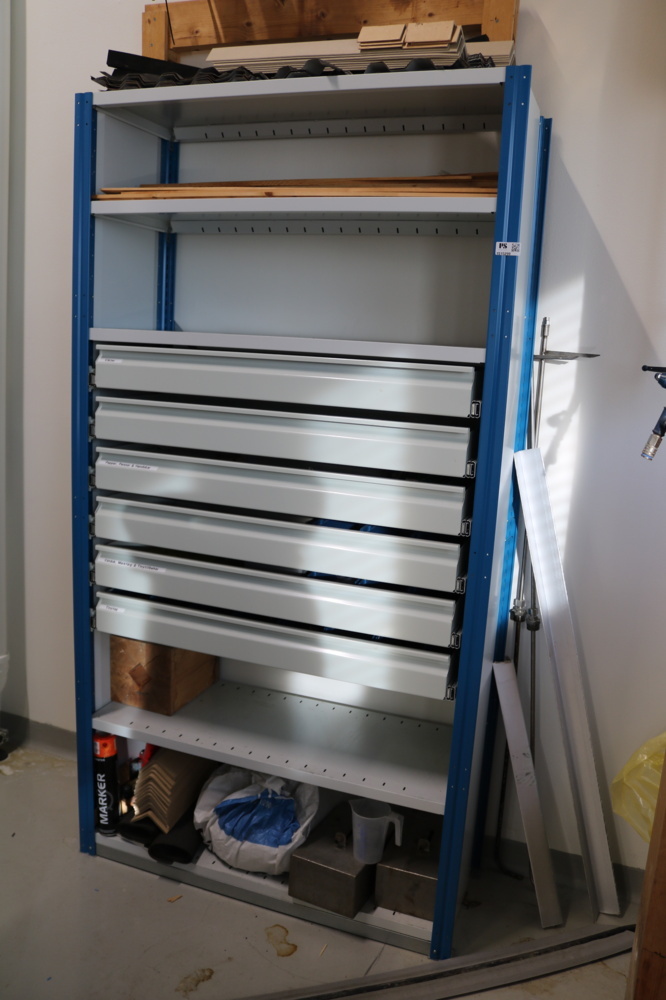 1515299-2 Sheet metal shelf