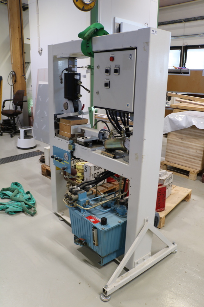 1515300-2 Special Press