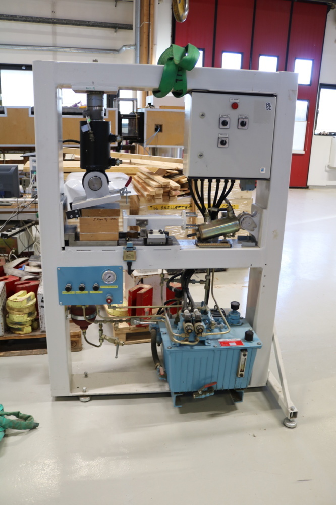 1515300-3 Special Press