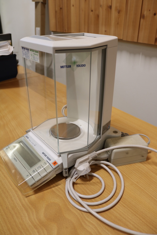 1515301-3 Analytical balance Mettler Toledo AG104