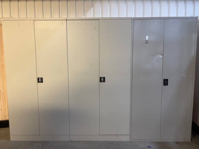1600233-1 Skåp 3 st