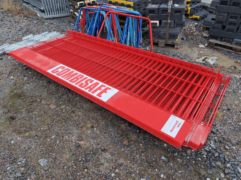 1484674-1 Combisafe fall protection railings