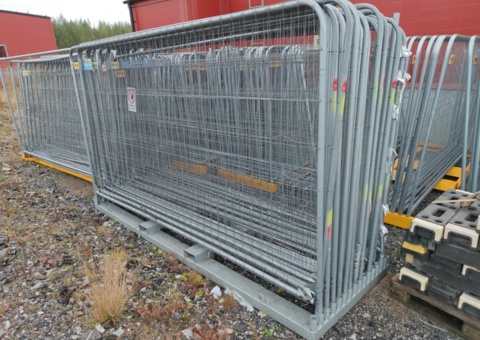 Construction fence 122 meters