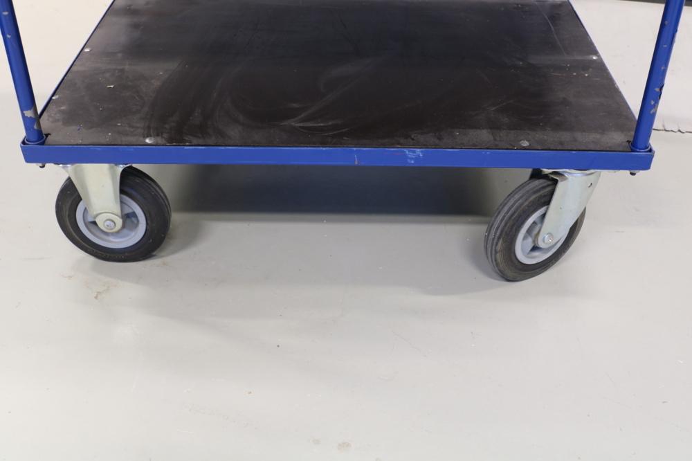 1515306-3 Shelf trolley