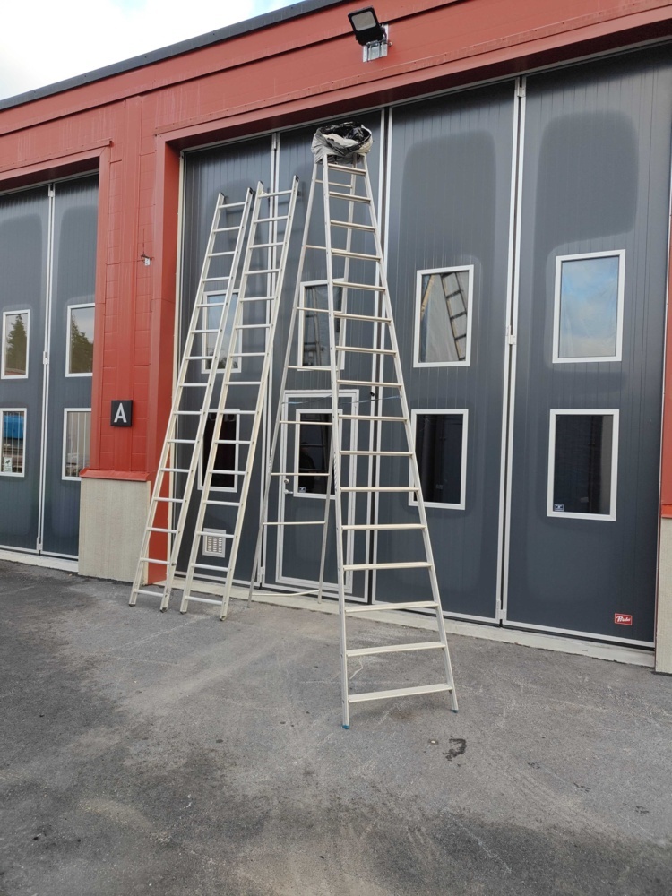 1484679-1 Stepladder and extension ladder