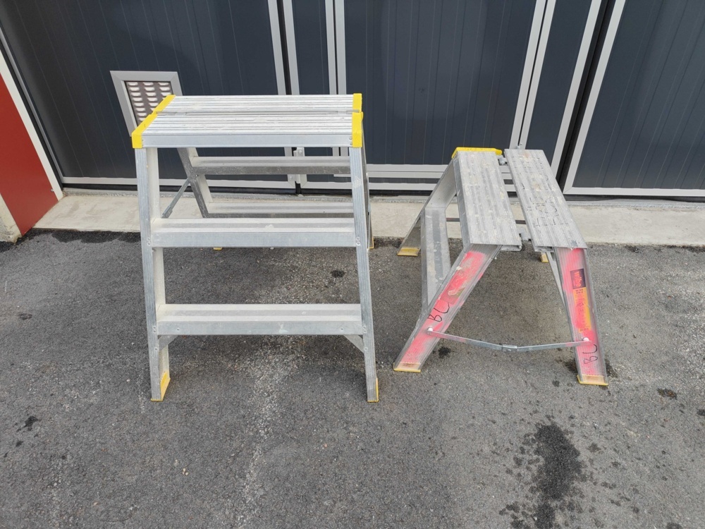 1484683-2 Two Wibe stepladders