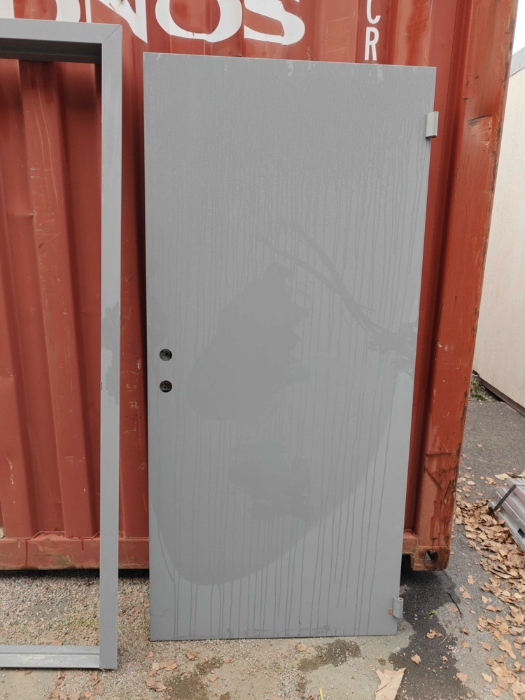 1484685-2 Steel door with frame 10x21