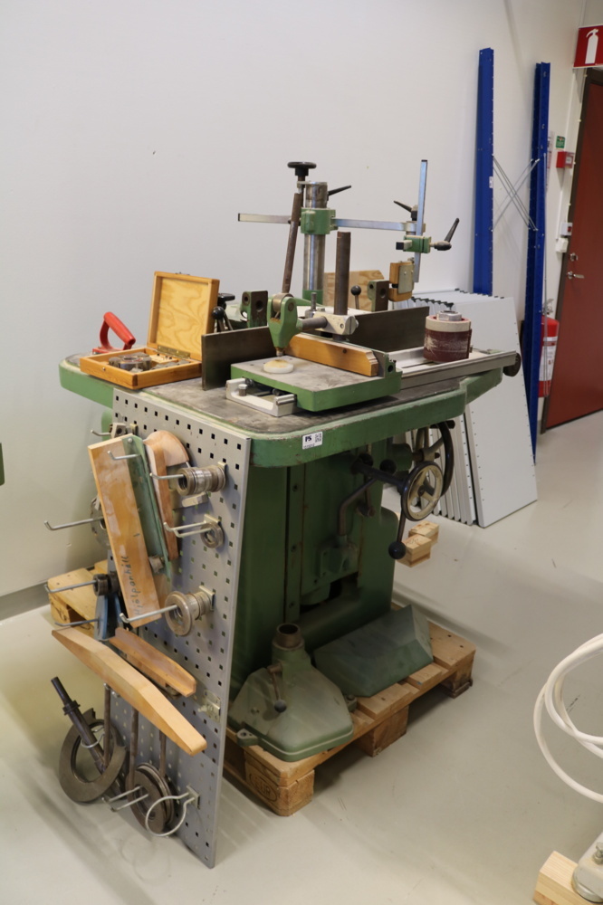1515312-3 Table milling machine