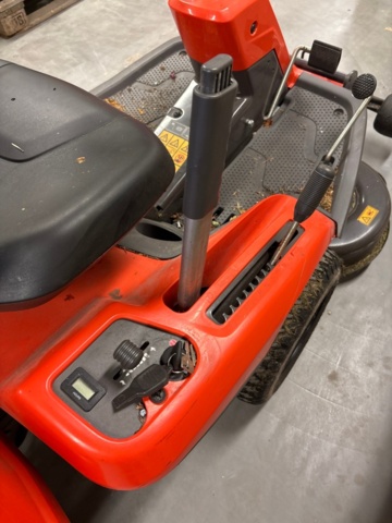 1600244-4 Gräsklippare med vagn - Husqvarna R214TC Comfort Edition, -2022