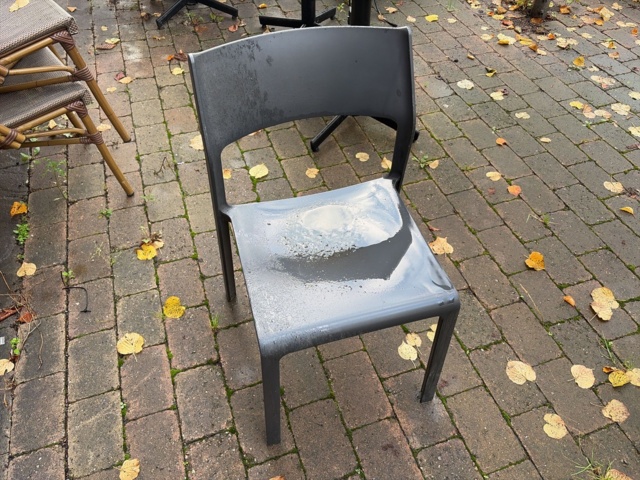 1576494-8 Parti med utemöbler - bord, stolar, soffa och fåtöljer