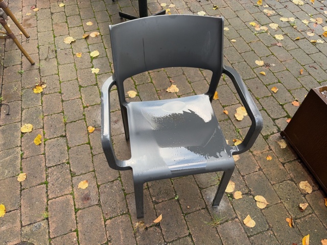 1576494-11 Parti med utemöbler - bord, stolar, soffa och fåtöljer
