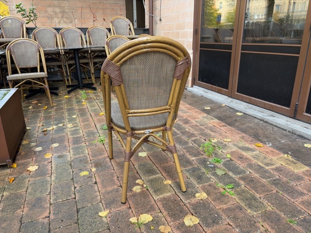 1576494-18 Parti med utemöbler - bord, stolar, soffa och fåtöljer
