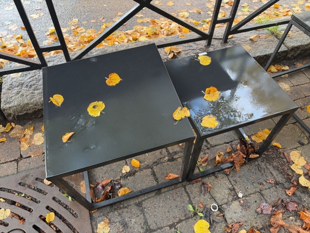 1576494-24 Parti med utemöbler - bord, stolar, soffa och fåtöljer