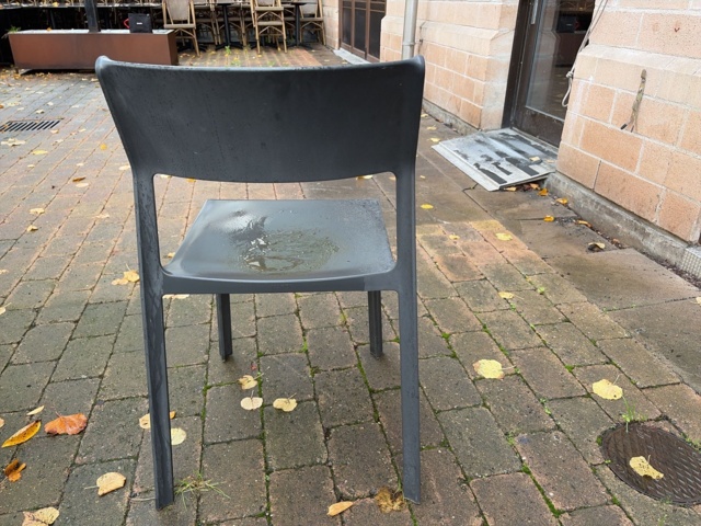 1576494-9 Parti med utemöbler - bord, stolar, soffa och fåtöljer