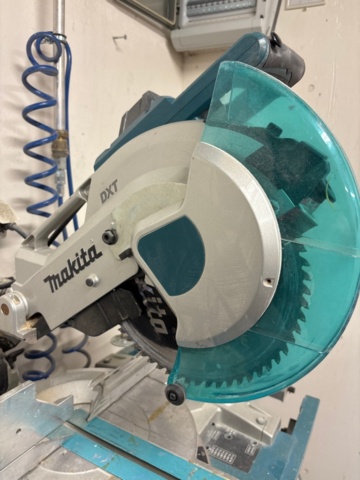 1600248-4 Kap- och geringssåg med arbetsbord - Makita LS1016L