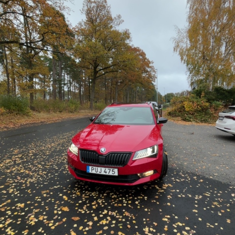 1373337-1 Škoda Superb Kombi 1.8 TSI DSG Sekventiell, 180hk, 2018