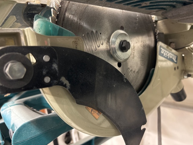 1600249-4 Bordssåg - Makita LF1000