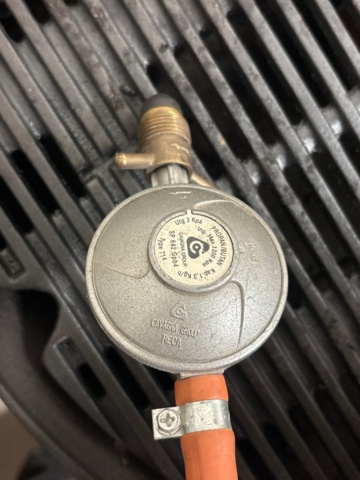 1600250-5 Gasolgrill med stativ - Weber Q
