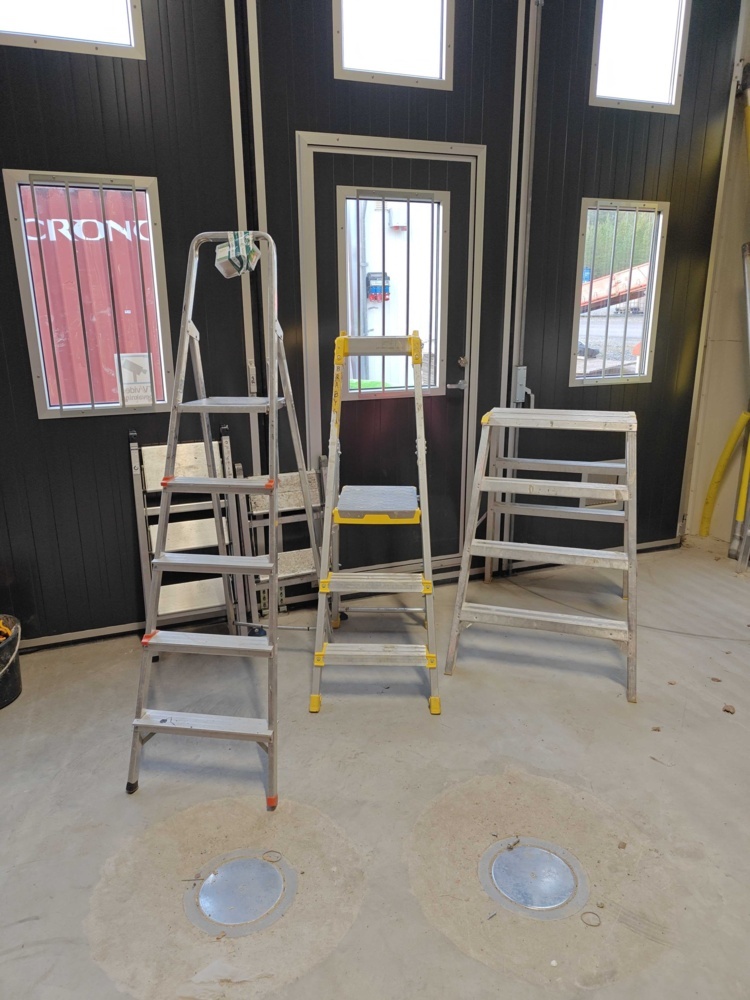 1484689-1 Five ladders