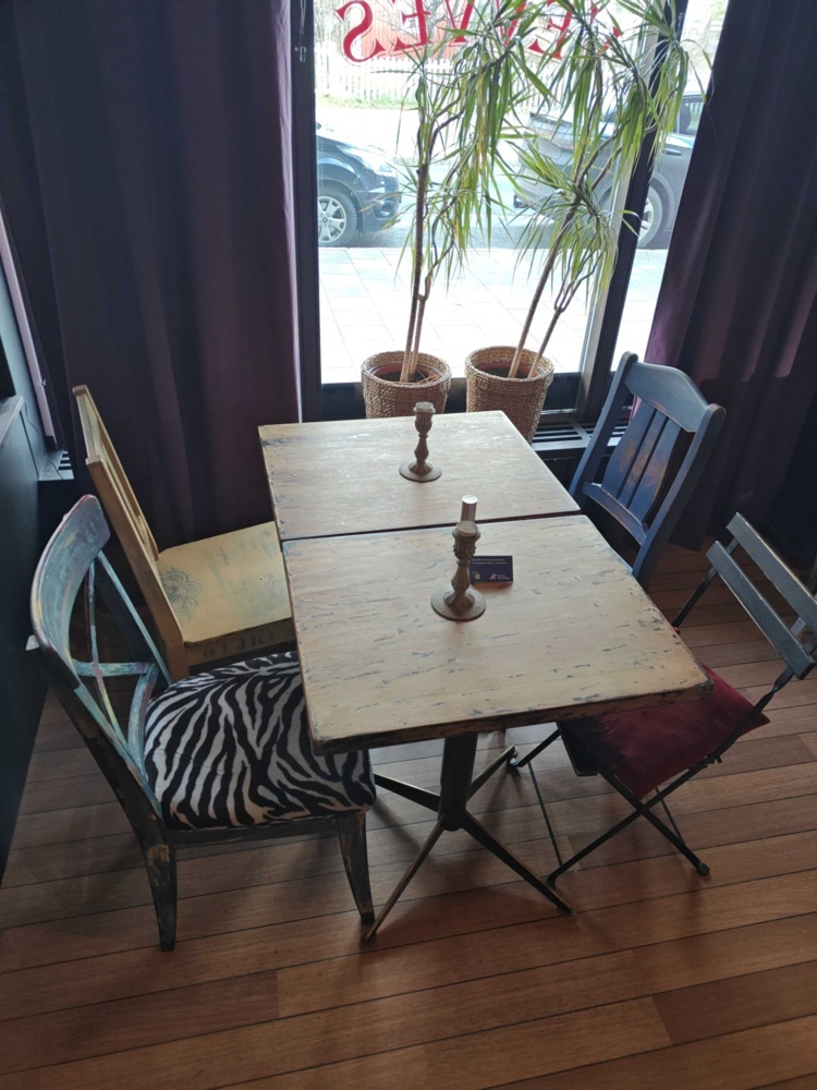 1564924-1 sittplatser för 4 pers i servering