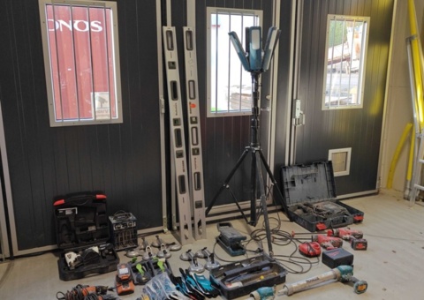 Work lamp, hand tools, glass lift, and more