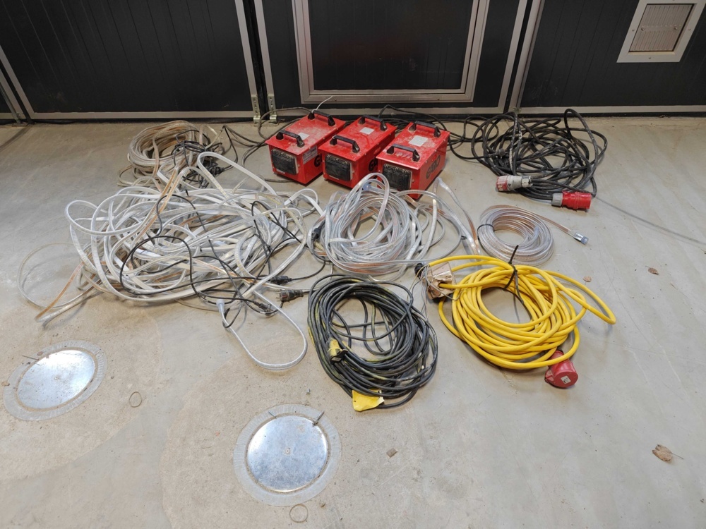 1484690-1 LED lighting and extension cable