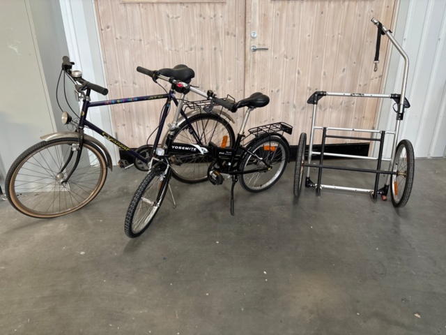 1600253-1 Cyklar 2 st och cykelkärra