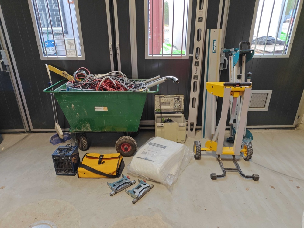 1484693-1 Material trolley, splice cable, saw table and more